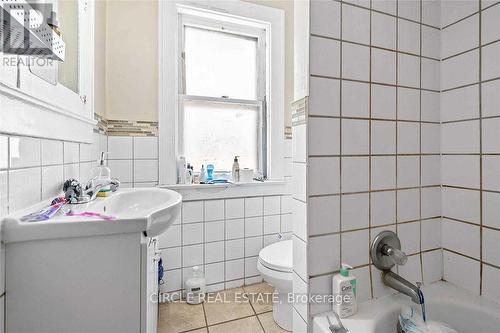 2269-71 Howard Avenue, Windsor, ON - Indoor Photo Showing Bathroom