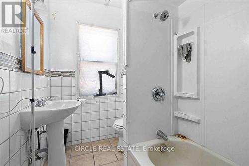 2269-71 Howard Avenue, Windsor, ON - Indoor Photo Showing Bathroom