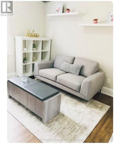 3 - 135 Stinson Street, Hamilton (Stinson), ON - Indoor Photo Showing Living Room