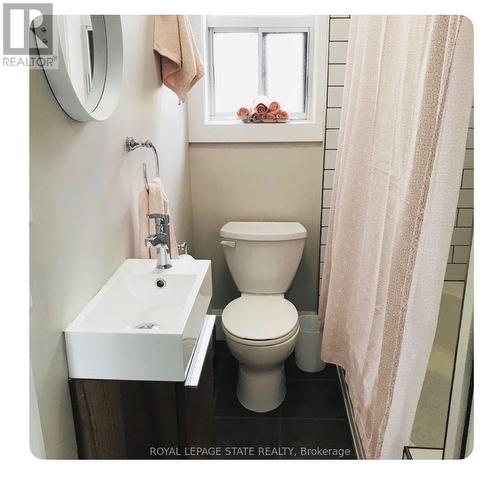 3 - 135 Stinson Street, Hamilton (Stinson), ON - Indoor Photo Showing Bathroom