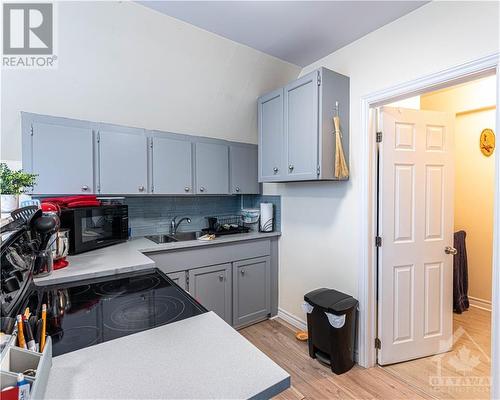 Unit 3 (Upper Unit) - 6607 Fourth Line Road, Ottawa, ON - Indoor Photo Showing Kitchen