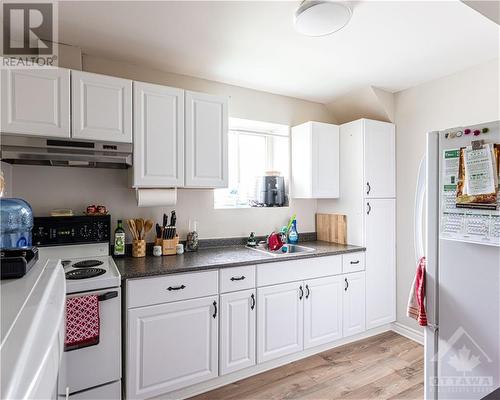 Unit 1 (Main Level) - 6607 Fourth Line Road, Ottawa, ON - Indoor Photo Showing Kitchen