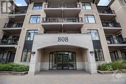 808 BRONSON AVENUE UNIT#105  Ottawa, ON K1S 5A4