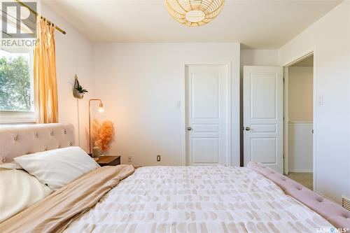 303 851 Chester Road, Moose Jaw, SK - Indoor Photo Showing Bedroom