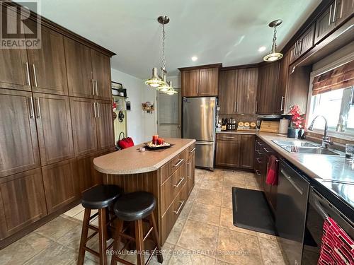 888144 Hwy 65 W, Timiskaming Remote Area, ON - Indoor Photo Showing Kitchen With Double Sink