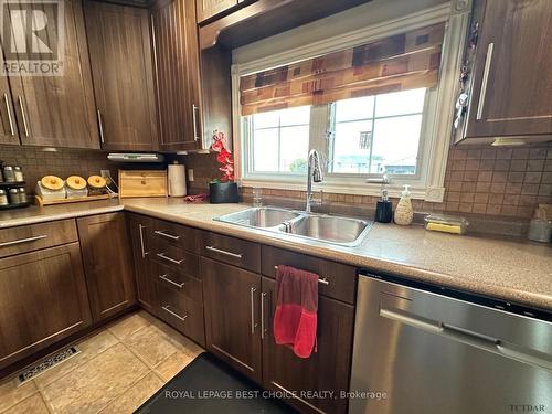 888144 Hwy 65 W, Timiskaming Remote Area, ON - Indoor Photo Showing Kitchen With Double Sink