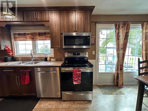 888144 Hwy 65 W, Timiskaming Remote Area, ON - Indoor Photo Showing Kitchen With Double Sink