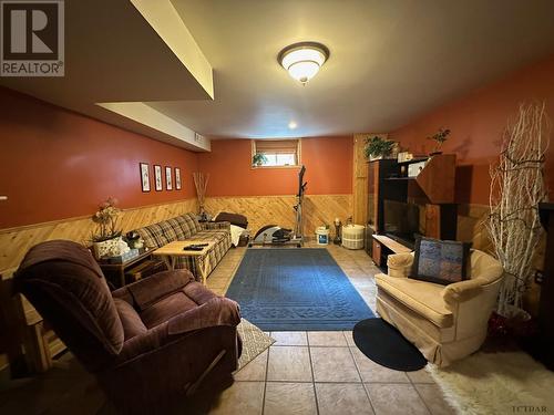 888144 Hwy 65 W, Timiskaming Remote Area, ON - Indoor Photo Showing Other Room