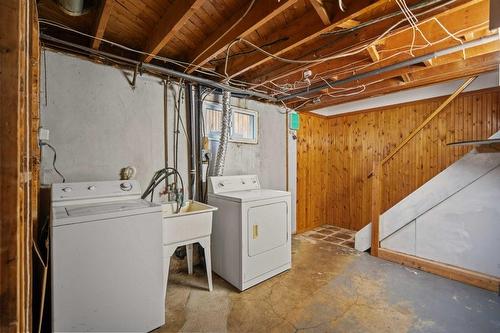 130 Mountville Avenue, Hamilton, ON - Indoor Photo Showing Laundry Room