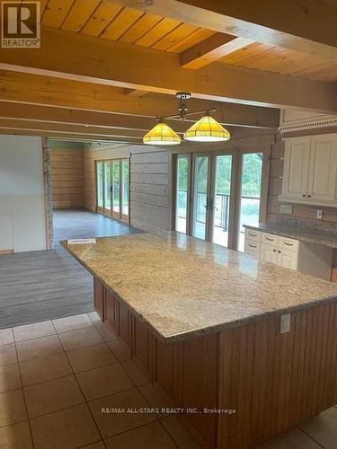 3913 Vivian Road, Whitchurch-Stouffville, ON - Indoor Photo Showing Kitchen