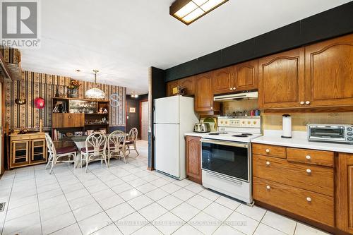 820 Church Dr Drive S, Innisfil, ON - Indoor Photo Showing Kitchen