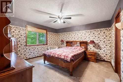 820 Church Dr Drive S, Innisfil, ON - Indoor Photo Showing Bedroom