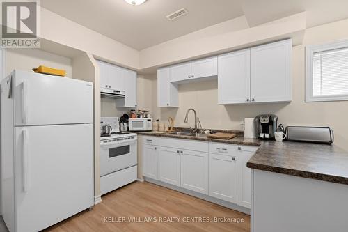 59 Carley Crescent, Barrie (Painswick North), ON - Indoor Photo Showing Kitchen With Double Sink