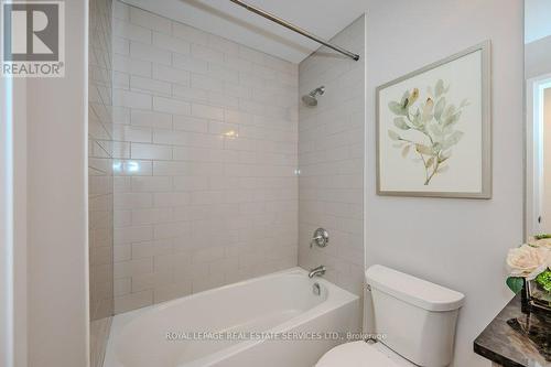 417 - 128 Garden Drive, Oakville (Old Oakville), ON - Indoor Photo Showing Bathroom