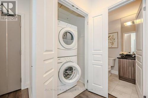 417 - 128 Garden Drive, Oakville (Old Oakville), ON - Indoor Photo Showing Laundry Room