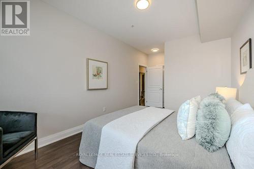 417 - 128 Garden Drive, Oakville (Old Oakville), ON - Indoor Photo Showing Bedroom