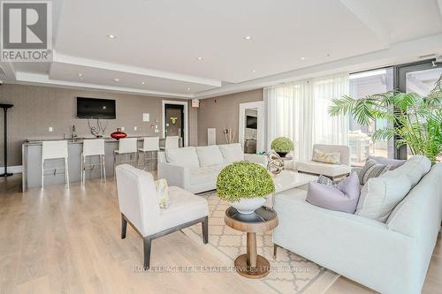 417 - 128 Garden Drive, Oakville, ON - Indoor Photo Showing Living Room