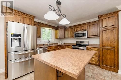 21 Chad Crescent, Salisbury, NB - Indoor Photo Showing Kitchen With Double Sink