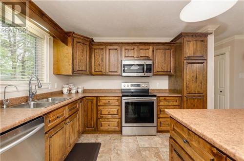 21 Chad Crescent, Salisbury, NB - Indoor Photo Showing Kitchen With Double Sink