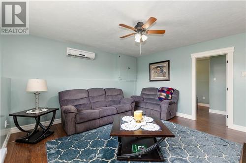 21 Chad Crescent, Salisbury, NB - Indoor Photo Showing Living Room