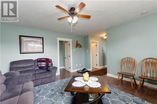 21 Chad Crescent, Salisbury, NB - Indoor Photo Showing Living Room