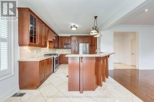 2379 Rock Point Drive, Oakville (Iroquois Ridge North), ON - Indoor Photo Showing Kitchen