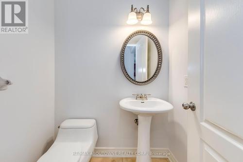 2379 Rock Point Drive, Oakville (Iroquois Ridge North), ON - Indoor Photo Showing Bathroom