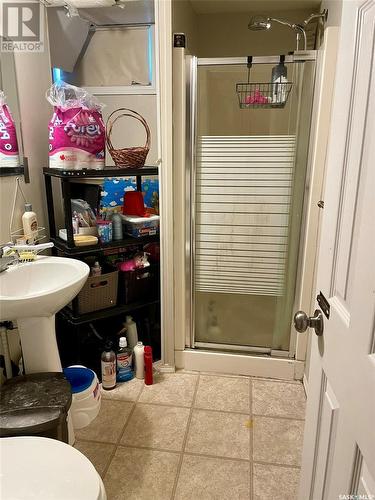 6 Labelle Place, Regina, SK - Indoor Photo Showing Bathroom