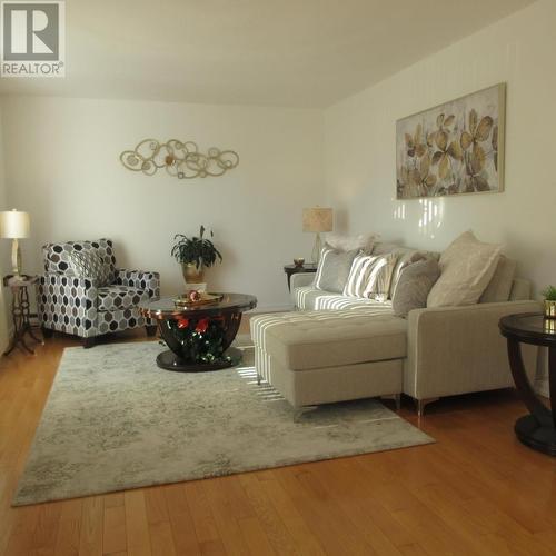 370 Rowell Ave, Sault Ste. Marie, ON - Indoor Photo Showing Living Room