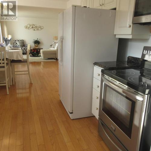 370 Rowell Ave, Sault Ste. Marie, ON - Indoor Photo Showing Kitchen