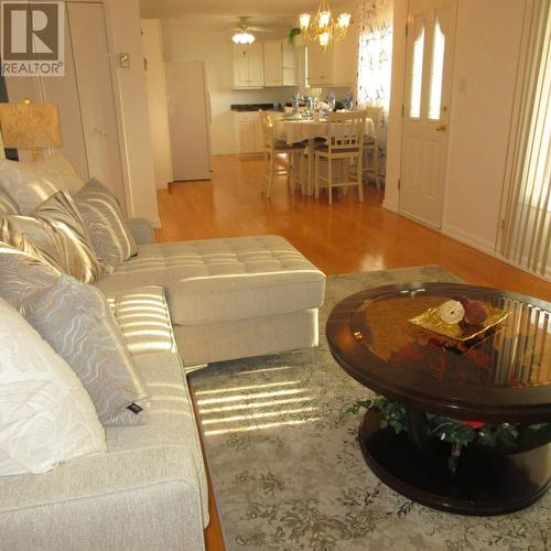 370 Rowell Ave, Sault Ste. Marie, ON - Indoor Photo Showing Living Room