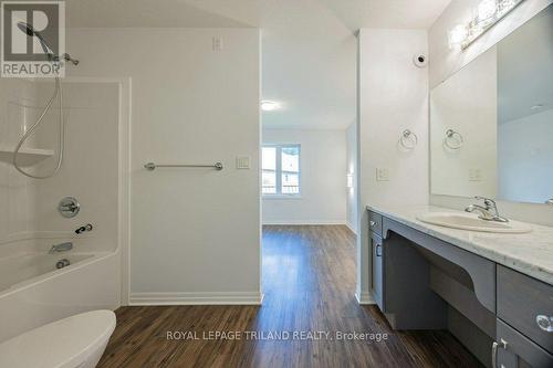 44 Foxtail Lane, St. Thomas, ON - Indoor Photo Showing Bathroom