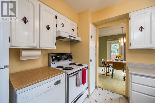 4157 Stevens Drive, Prince George, BC - Indoor Photo Showing Kitchen