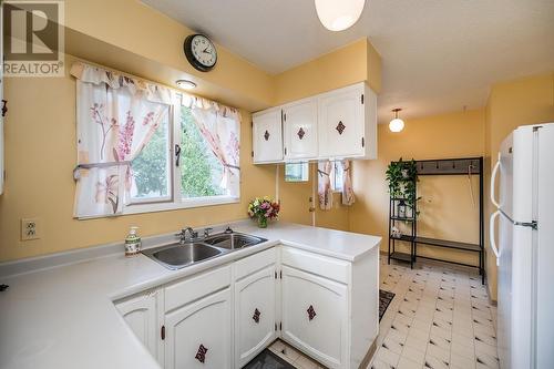 4157 Stevens Drive, Prince George, BC - Indoor Photo Showing Kitchen With Double Sink