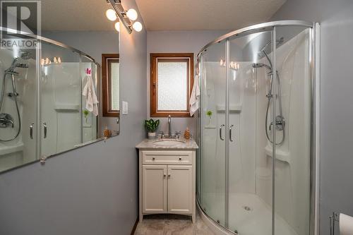 4157 Stevens Drive, Prince George, BC - Indoor Photo Showing Bathroom