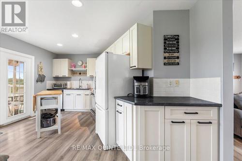 428 Black Road, Prince Edward County (Sophiasburgh), ON - Indoor Photo Showing Kitchen