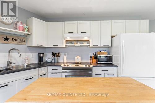 428 Black Road, Prince Edward County (Sophiasburgh), ON - Indoor Photo Showing Kitchen With Double Sink