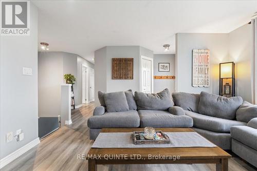 428 Black Road, Prince Edward County (Sophiasburgh), ON - Indoor Photo Showing Living Room