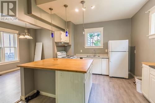 146 Central Park Ave, Sault Ste Marie, ON - Indoor Photo Showing Kitchen