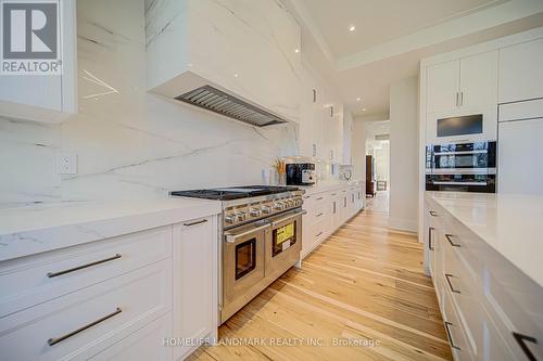 154 Glen Cedar Road, Toronto (Humewood-Cedarvale), ON - Indoor Photo Showing Kitchen With Upgraded Kitchen