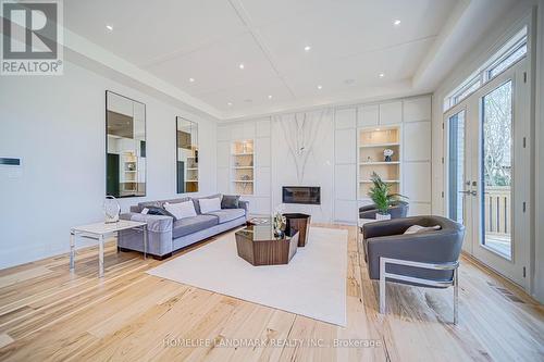 154 Glen Cedar Road, Toronto (Humewood-Cedarvale), ON - Indoor Photo Showing Living Room With Fireplace