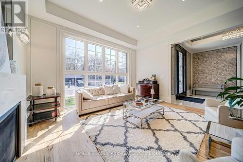 154 Glen Cedar Road, Toronto (Humewood-Cedarvale), ON - Indoor Photo Showing Living Room With Fireplace