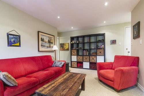 40 Robinson Street|Unit #307, Hamilton, ON - Indoor Photo Showing Living Room