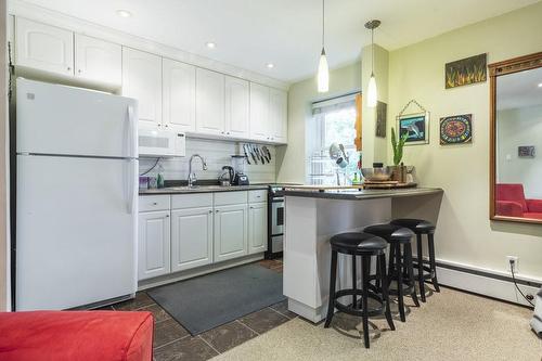 40 Robinson Street|Unit #307, Hamilton, ON - Indoor Photo Showing Kitchen