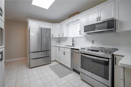 27 Warkdale Drive W, St. Catharines, ON - Indoor Photo Showing Kitchen