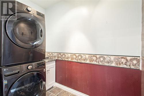 379 Maxwell Street, Sarnia, ON - Indoor Photo Showing Laundry Room