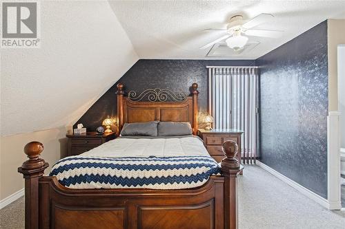 379 Maxwell Street, Sarnia, ON - Indoor Photo Showing Bedroom