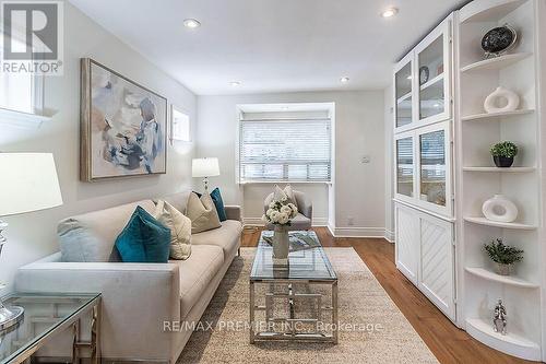 633 Lauder Avenue, Toronto (Oakwood Village), ON - Indoor Photo Showing Living Room