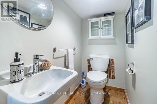 633 Lauder Avenue, Toronto (Oakwood Village), ON - Indoor Photo Showing Bathroom