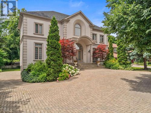 17 Paddock Court, Toronto (St. Andrew-Windfields), ON - Outdoor With Facade